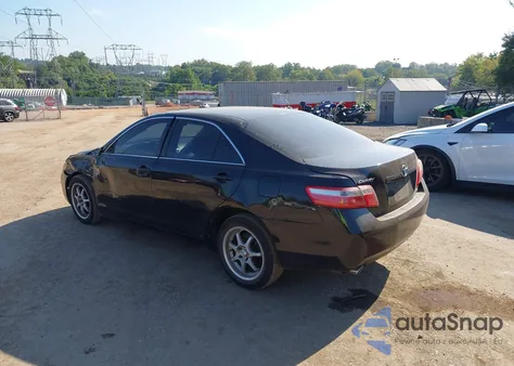 2007 Toyota Camry Xle V6 z USA, uszkodzony, nr VIN 4T1BK46K57U038714